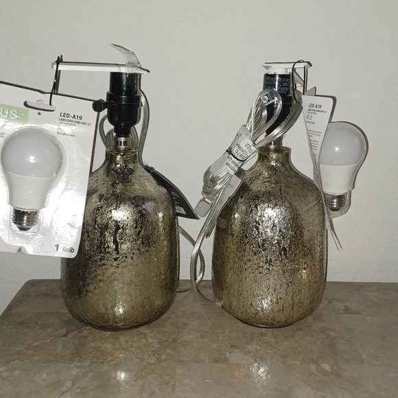 SILVER THRESHOLD TABLE LAMPS - Picture 2 of 3